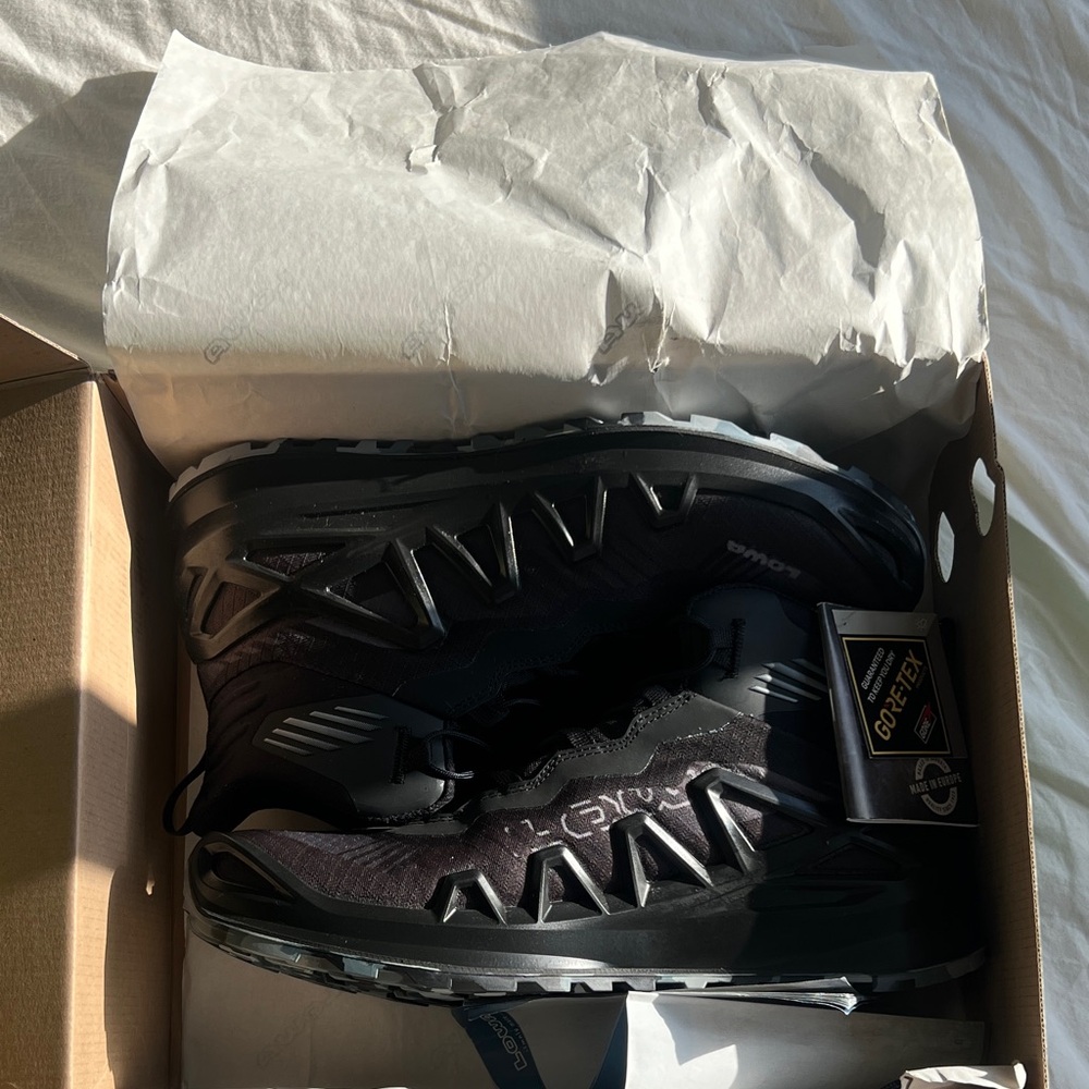 NWT Lowa Merger Gore-Tex Men's Hiking Shoes